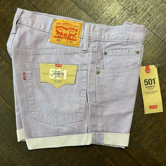 Levi’s Pastel Purple Mid Rise Relaxed Fit Women’s Pocketed Shorts Size W 30 - Picture 2 of 10